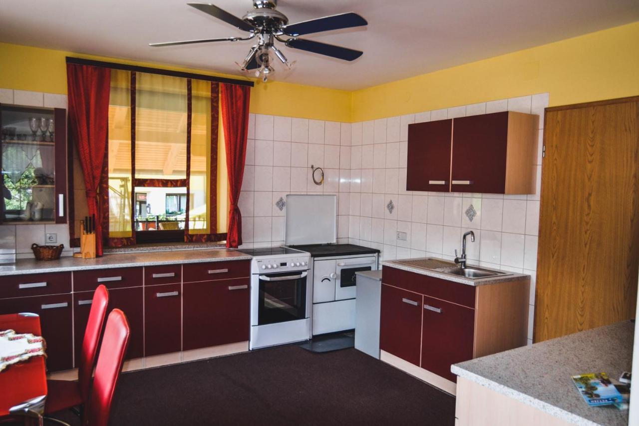 Apartmaji Krebs Mezica Exterior foto